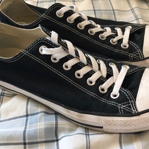 black converse